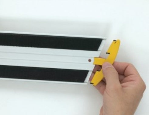 Rubbermaid Hygen Q550 Wall or Stair Frame Quick-Connect