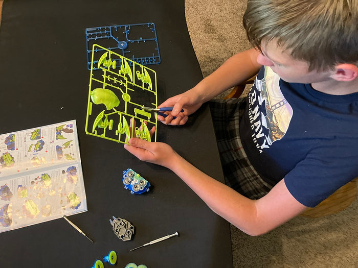 Gravity Bugs Free Climbing Microbot Experiment Kit
