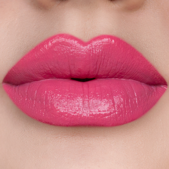 Creamy Lips It's Complicated rose pink lipstick on lips, light skin tone