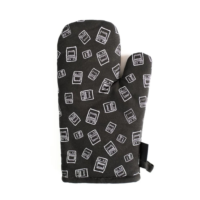 Pull It Out Oven Mitt